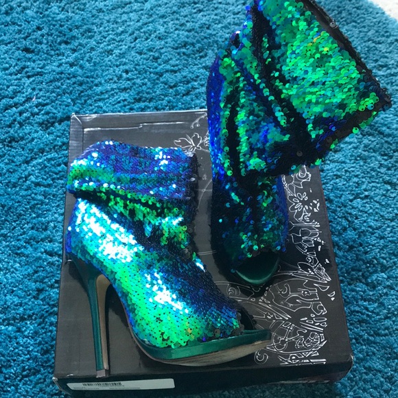 Liliana Shoes - Liliana sequin booties size 6